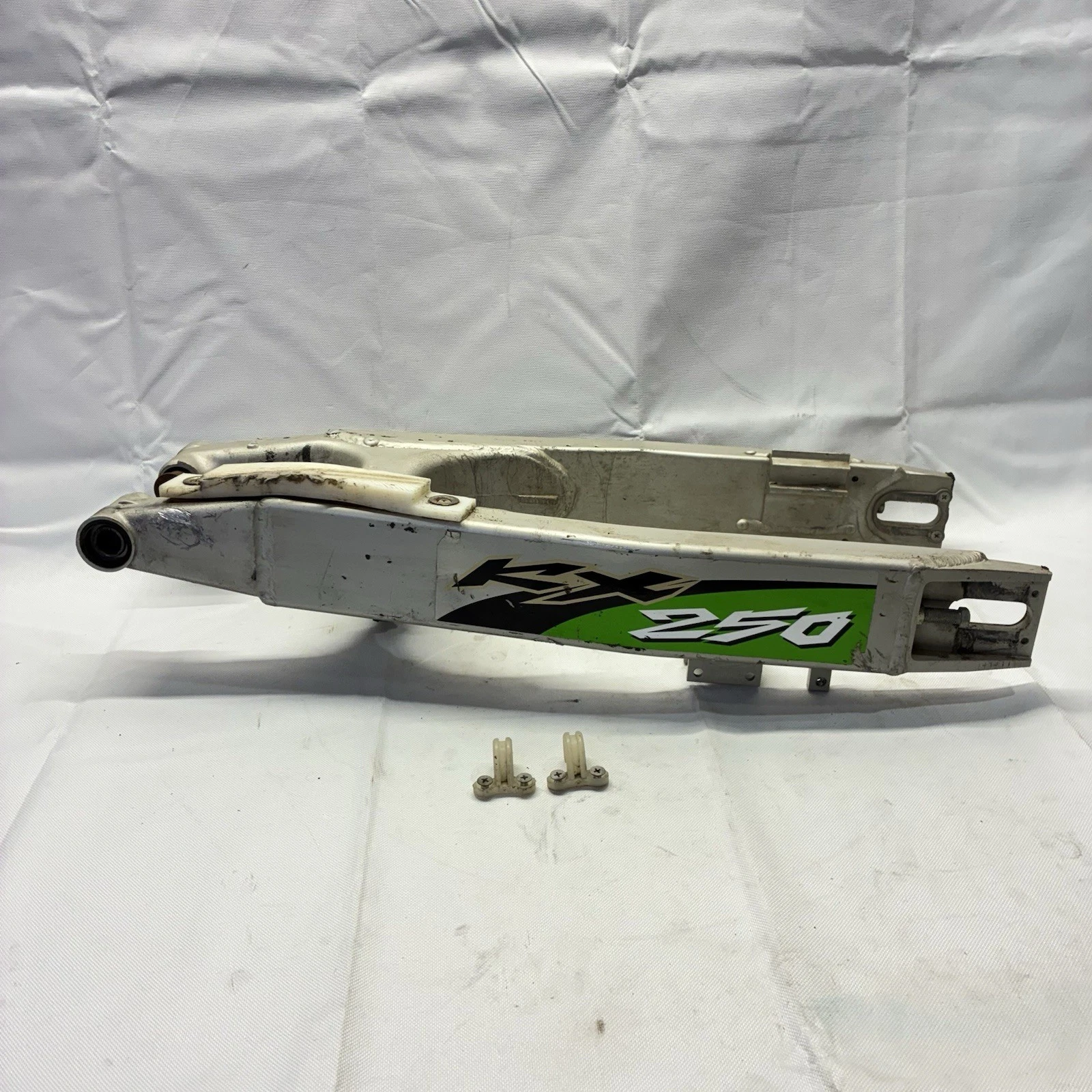 2001 Kawasaki KX250 KX 250 Rear Swing Arm Suspension Beam Pivot 99-02