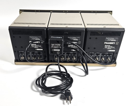 Monitores de video Panasonic WV-5200BU 3x5" montaje en rack CRT B/W - 2 funcionan y 1 piezas - Imagen 5 de 10