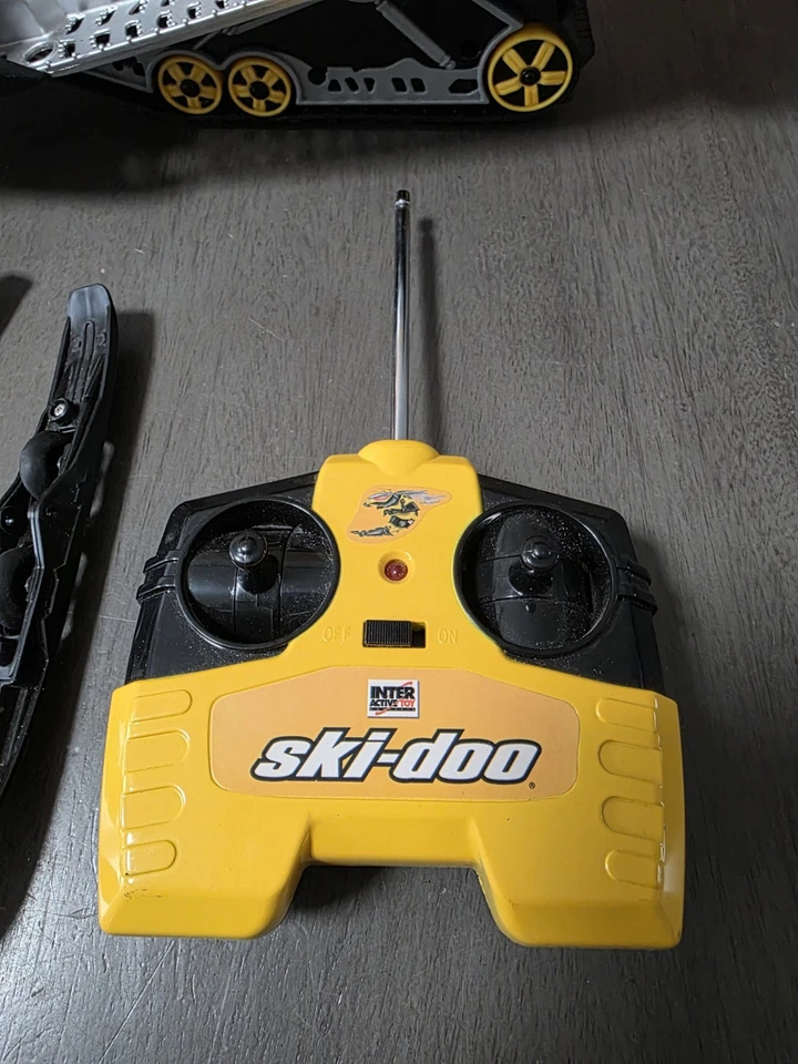 BRP Hobby RC Model Ski Doo Rotax 800R SNOWMOBILE - Image 2 of 4