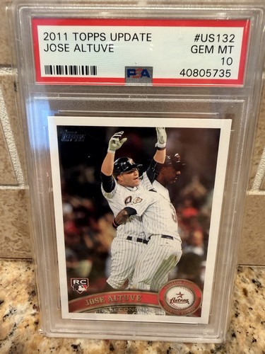 2011 Topps Update Series Jose Altuve #US132 (RC) PSA 10