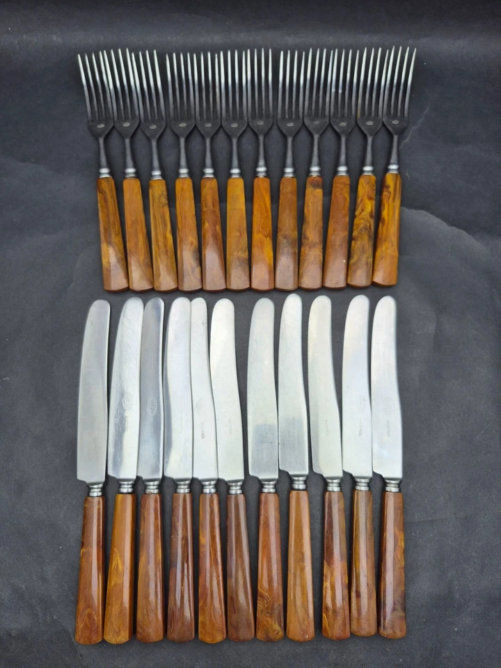 Rare vintage ROSTFREI HIMMEL cutlery set, knives and forks with BAKELITE handles - Image 2 of 4