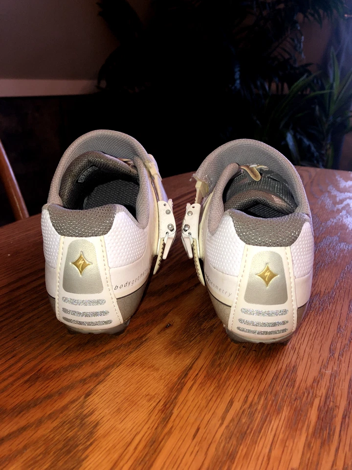 Zapatos de ciclismo Specialized White Body Geometry Clip In Antorcha - Mujer Talla 9 Foto 4 de 4