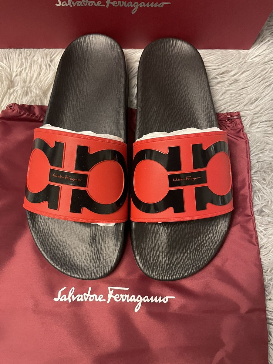 Salvatore Ferragamo 6 ミュール Salvatore Ferragamo Boutique Narrow Patent Toe Kitten Heel