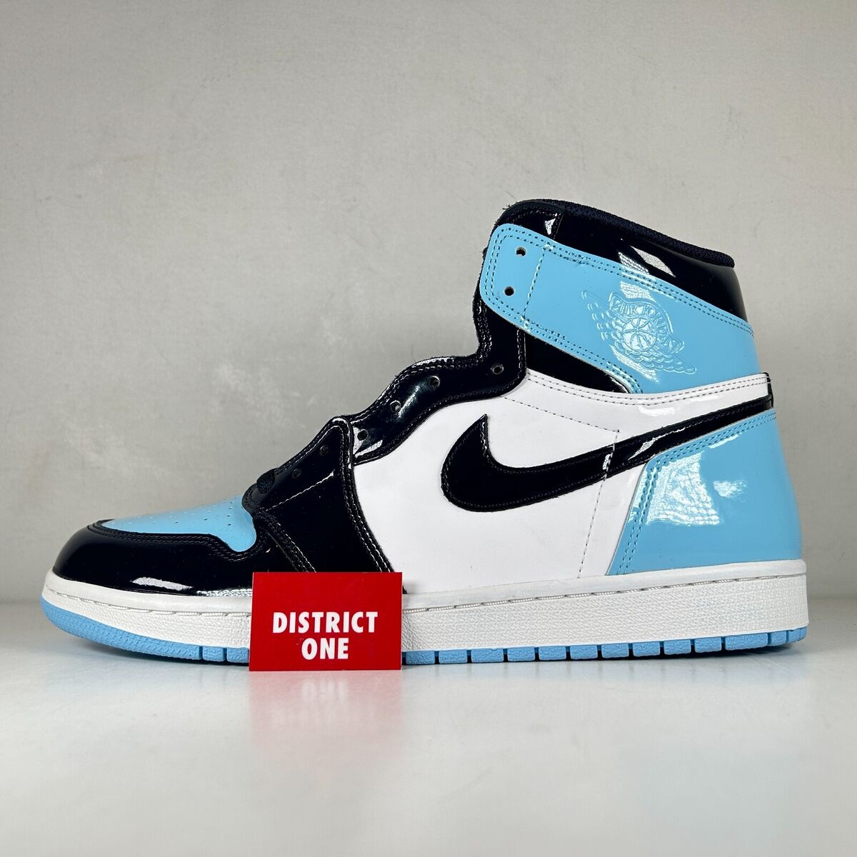 Wmns Air Jordan 1 Retro High Blue Chill UNC Patent - Size Wmns Air Jordan 1 Retro High Blue Chill UNC Patent - Size