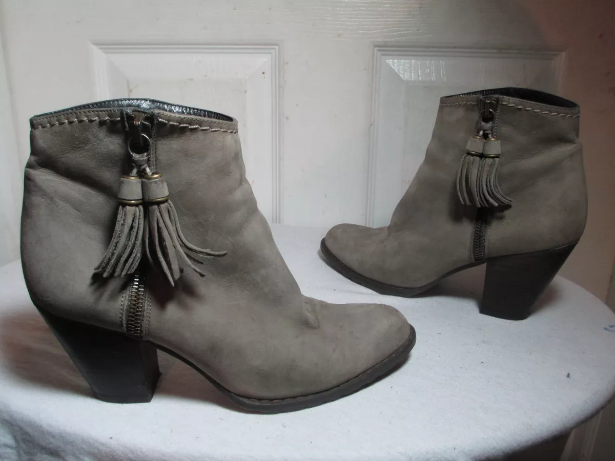 STUART WEITZMAN SUEDE GRAY WESTERN STYLE ANKLE BOOTS SIZE 6 M MADE IN SPAIN