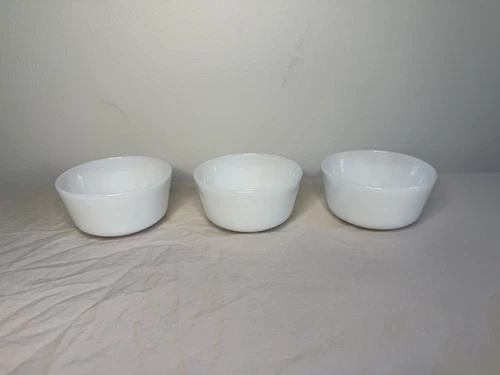 Set of 3 Vintage Anchor Hocking Fire King Milk Glass White 6oz Bowls 434