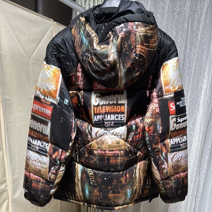 Supreme / The North Face 800-Fill Half Zip Hooded Pullover Supreme / The North Face 800-Fill Half Zip Hooded Pullover