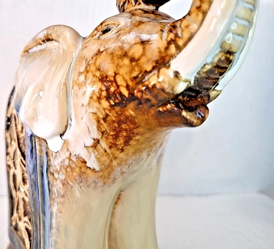Disfraz Elefante Cerámica Marrón Azul Brillo Esmalte Elevado 7.5"x 6.5 Estante Estatuilla Foto 4 de 4