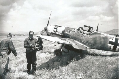 German WW II Photo -----    Messerschmitt Bf 109 -Fighter Pilot 