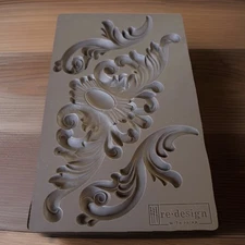 Redesign with Prima 2018 RETIRED Mold Mould "Thornton Medallion"  Craft Resin