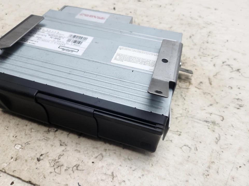 RANGE ROVER CD CHANGER 6 DISK AH42-18C830-AA 4.4 TDV8 L322 2010 - 2013 - Image 3 of 4