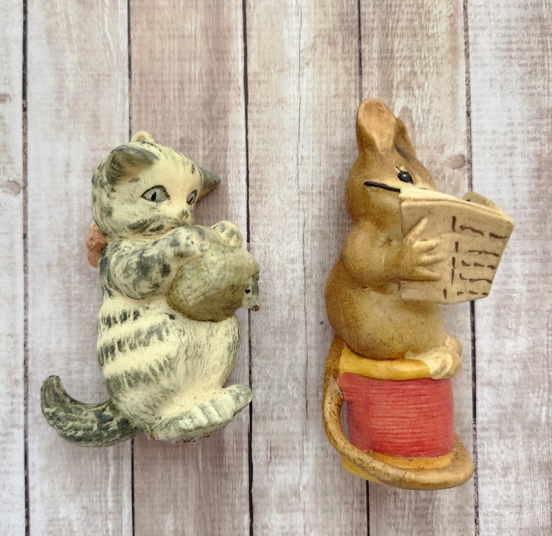 Vintage 1983 Beatrix Potter Miss Moppet Cat  2.5"  & Tailor of Gloucester Warne