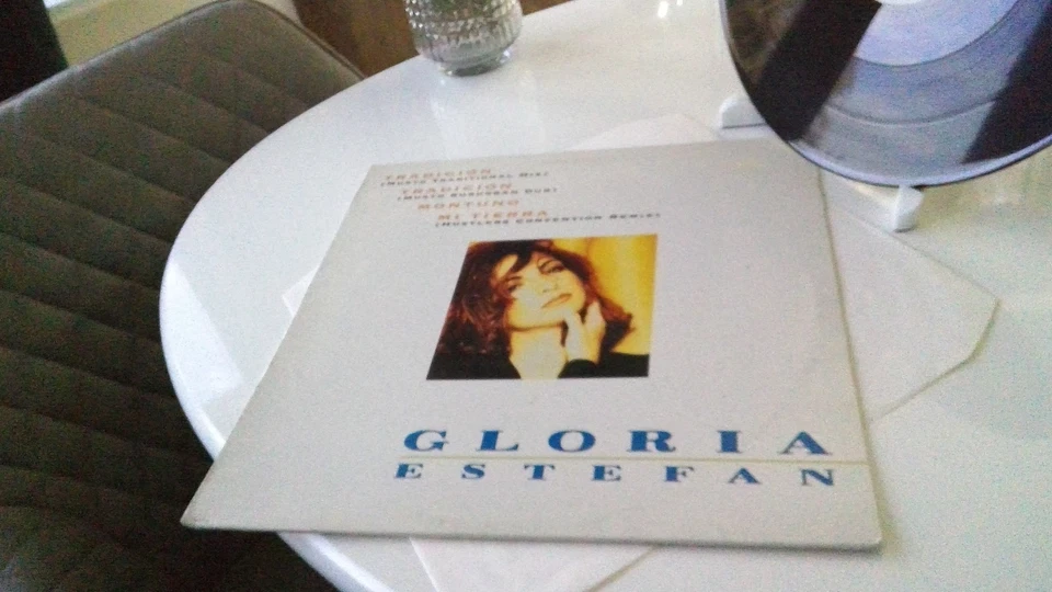 gloria estefan tradicion 12 inch vinyl 45 original from 1993 epic rcords - Image 4 of 4
