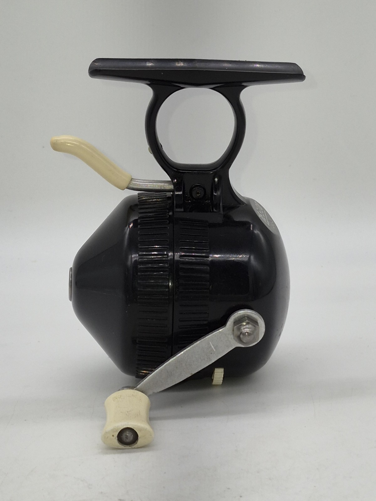 Vintage Zebco 444 Trigger Spin Fishing Reel Under Spin Made 