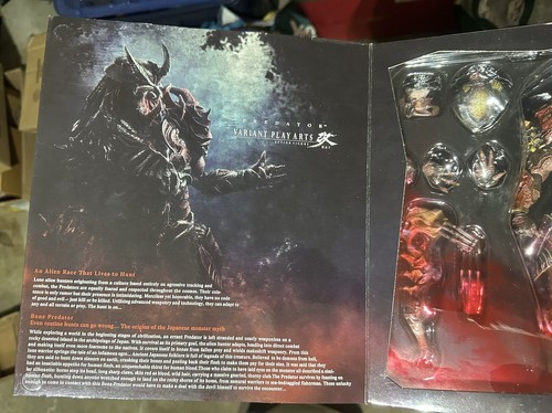 Play Arts Kai Variant Predator Figure New - Picture 3 of 5