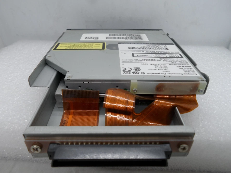 Combo de disquete y CD DEC HP Compaq 3R-A0410-AA 147488-519 CD-224E para DS20e DS20 Foto 2 de 4