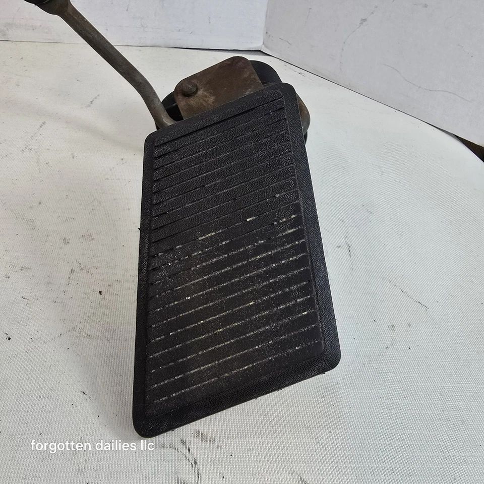 Педаль лазерного акселератора Dodge Daytona Turbo Z Chrysler 4227170 4307229 - Изображение 2 из 4