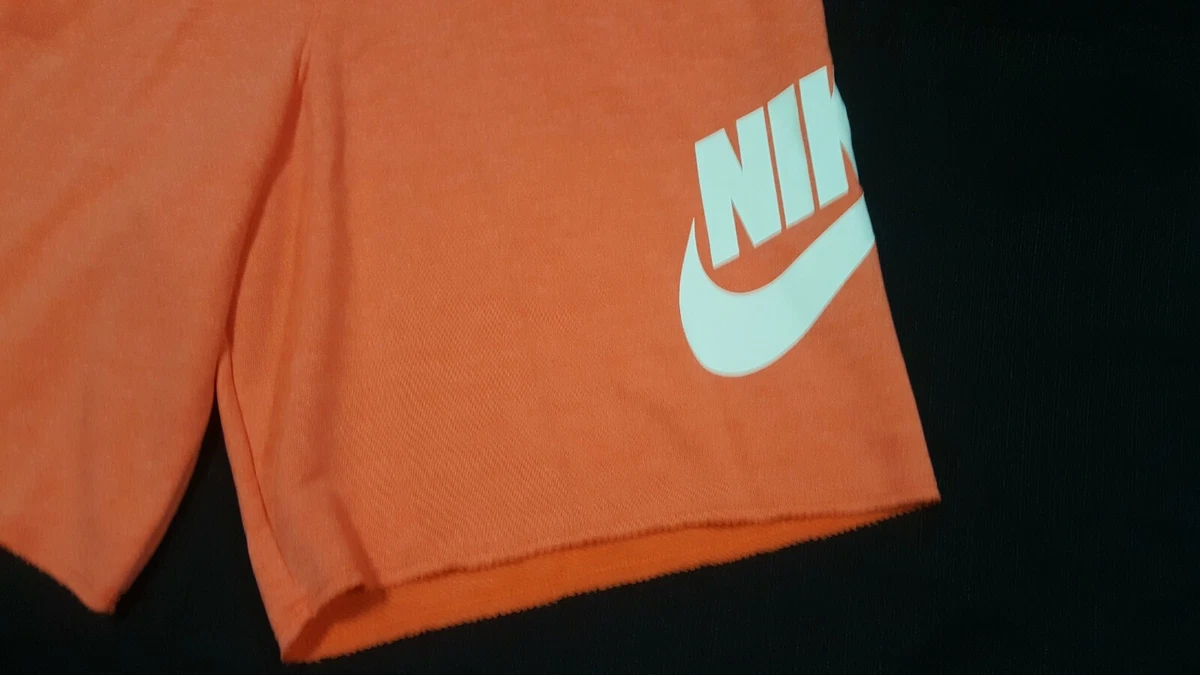Nike alumni top shorts orange