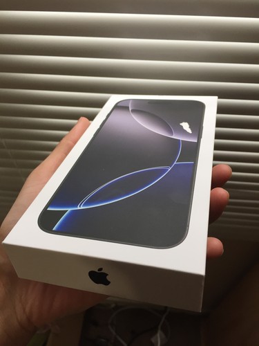 iphone 16 pro max 256 go noir titane NEUF - Photo 3 sur 9