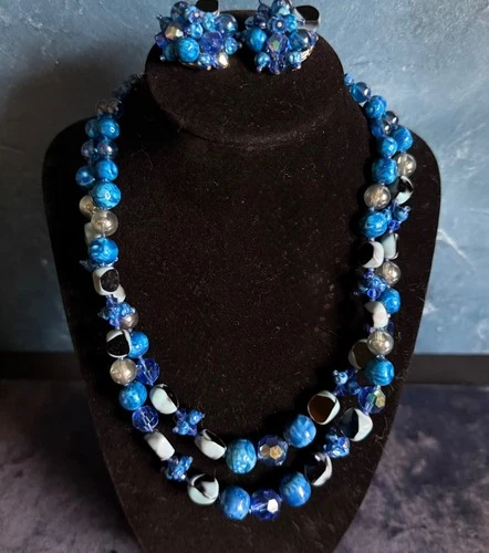 VINTAGE COSTUME JEWELRY NECKLACE & CLIP ON EARRINGS BLUE/BLACK/WHITE GORGEOUS