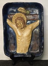 Lucio Liguori – Bassorilievo, piatto in ceramica – Cristo crocifisso Arte sacra