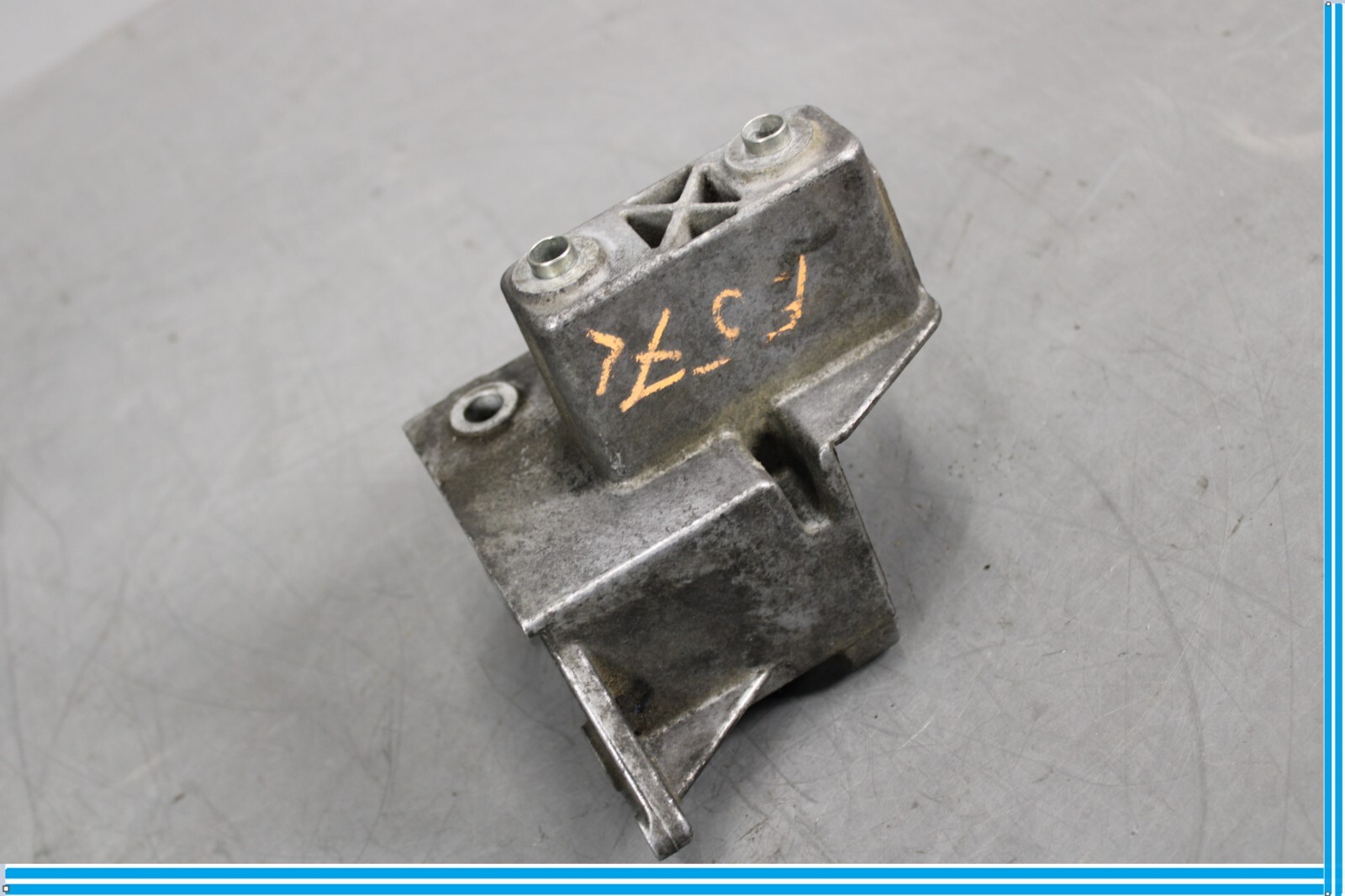 Bentley Continental 2004-2018 Power steering pump bracket