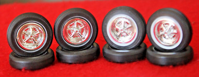 4 BEAUTIFUL NARROW WHITE/WALL ONE SIDE & WIDE ON OTHER & 4 MAG CAPS/WHEELS 1/25