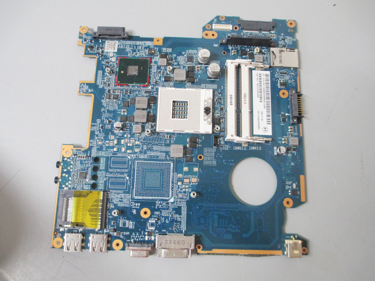 パソコンFMV_AH40/D1 富士通（FUJITSU） ノートパソコン office付き 新品 同様 FMV LIFEBOOK