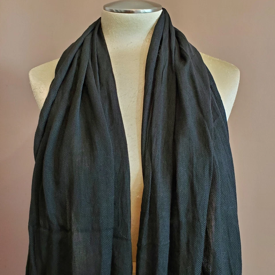 Colección Dieciocho Chal Envoltura Negro Plata Sólida Tachuelas Flecos 22x 70" Metal Años 80 Foto 3 de 4