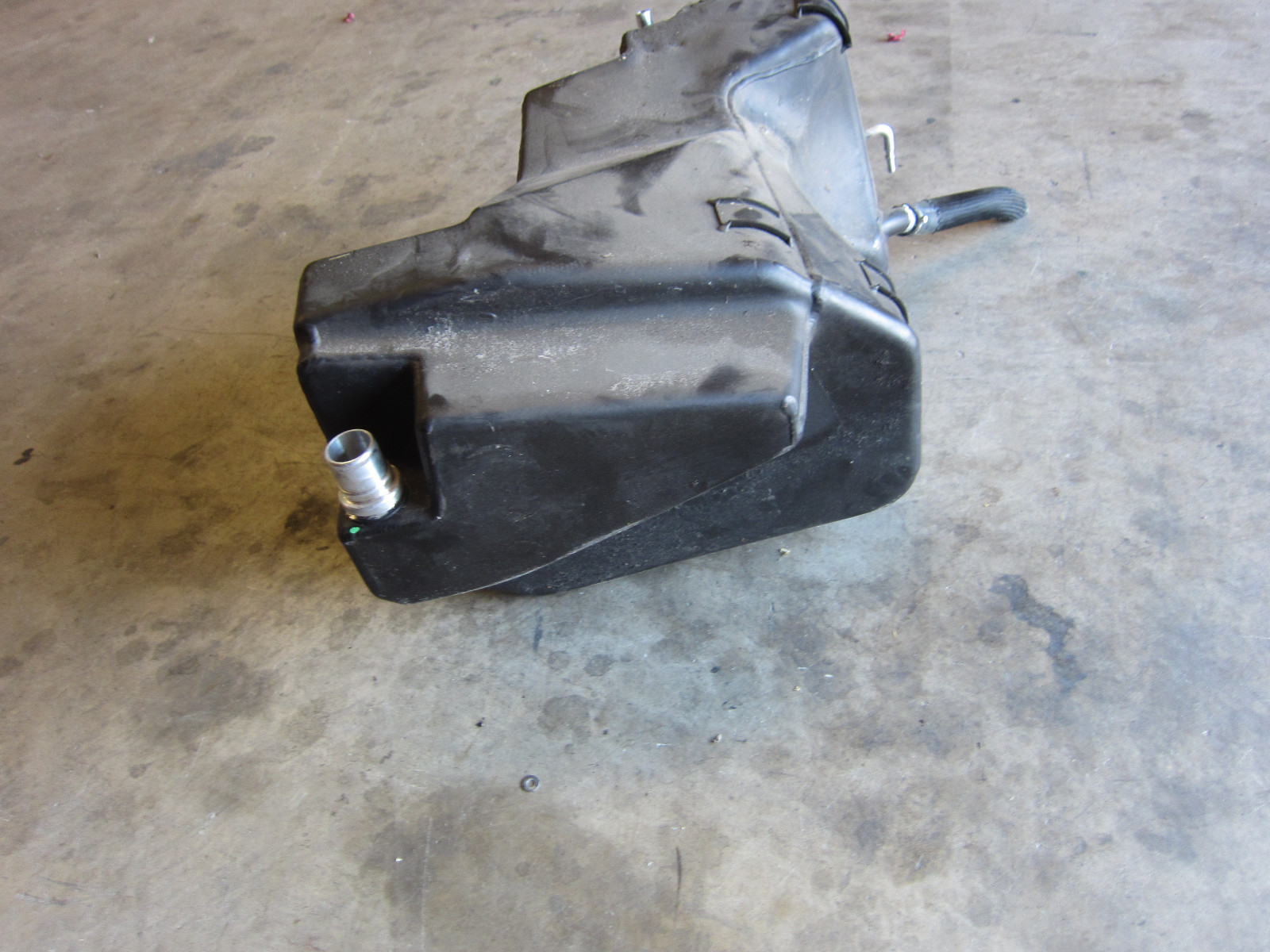 Ferrari 458 Italia - RH Fuel Tank  -  - P/N 257456