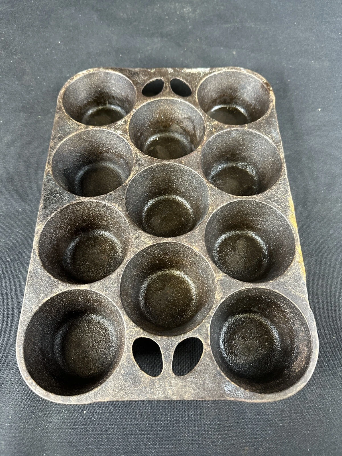 Cast Iron Muffin Pan 11 Cup Vintage Wagner Ware 11 1/16” x 7 5/8” Oven Safe 289S