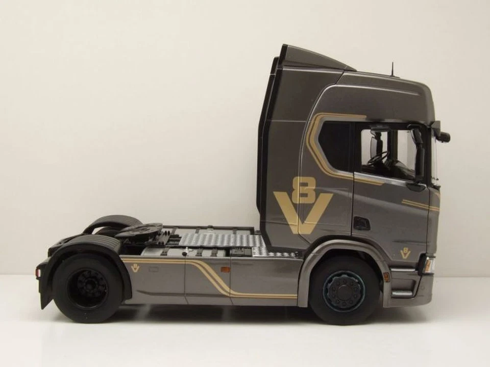 Scania R-Serie Topline Trattore 2019 Grigio Metallizzato Modellino 1:18 Premium - Immagine 4 di 4