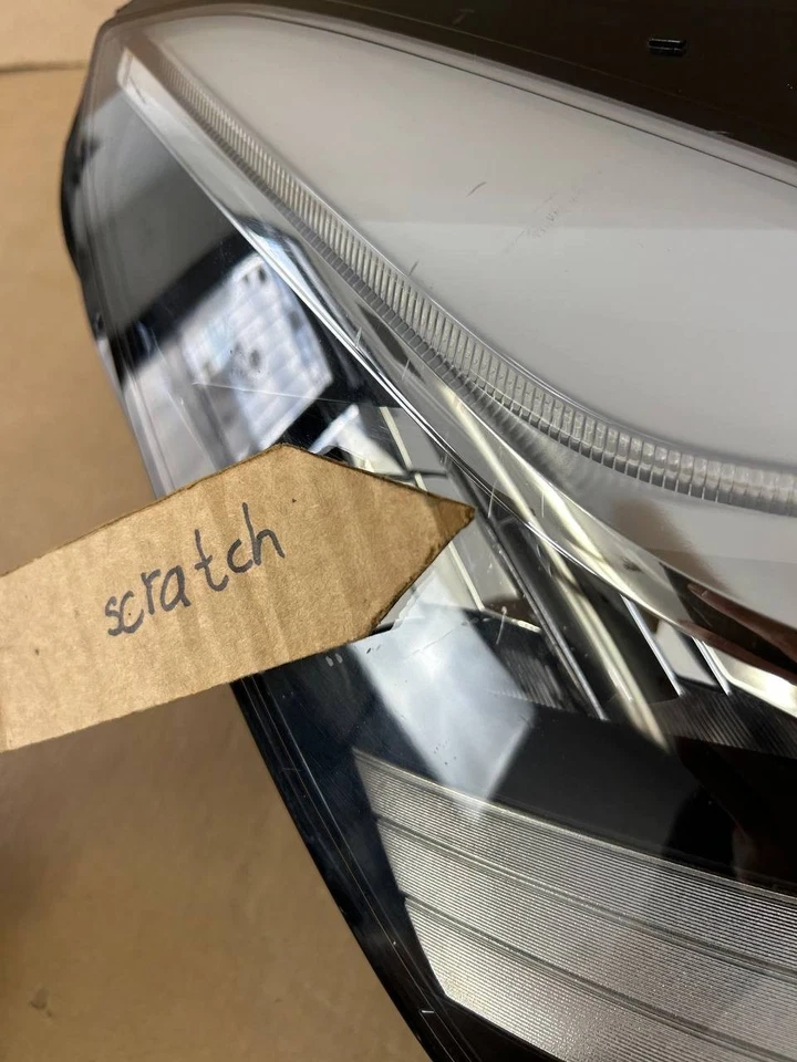 Faro delantero derecho del pasajero Tesla Model 3 2017-2023 LED con arañazos Foto 2 de 4