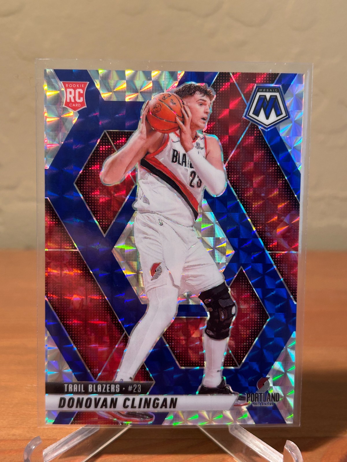2024-25 Panini Mosaic - Rookies Donovan Clingan #246 Blue Choice #36/45 (RC)
