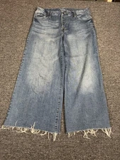 Time and Tru Women’s Size 14 Wide Leg Cut-Off Jeans High Rise