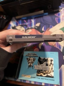 Gun Smoke Nintendo NES Complete in Box W Box Protector