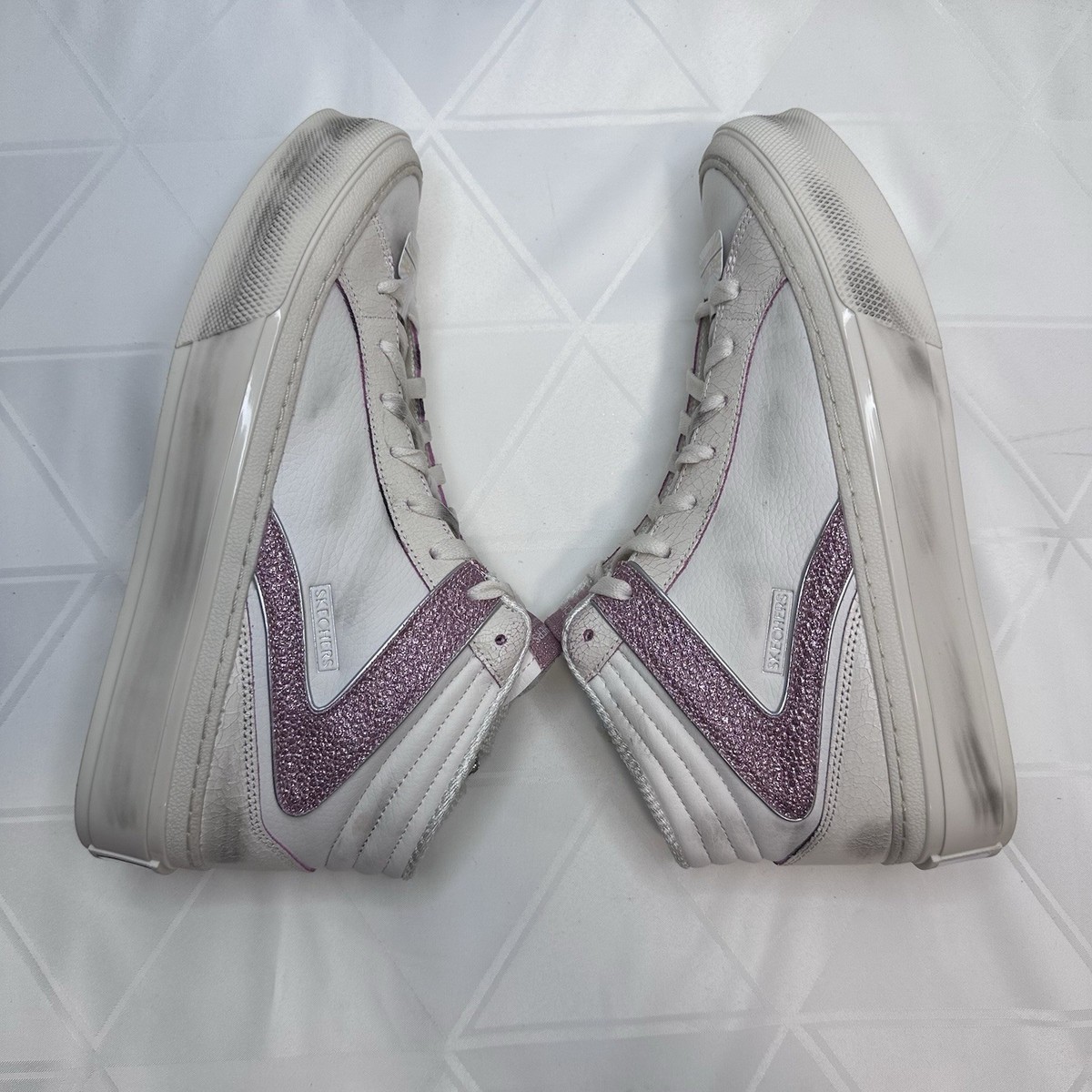 S♡ Skechers Vintage Look Lace Up Side Zipper White / Pink Sneakers