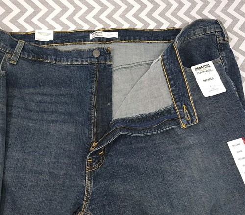 Signature Gold by Levis Strauss Mens Denim Jeans Relaxed Premium Flex 50" x 32" - Picture 4 of 12
