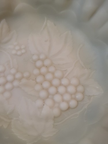 Imperial Custard Milk Glass Ruffled Crimped Scalloped Edge Grape Leaf Bowl 10.5" - Picture 3 of 24