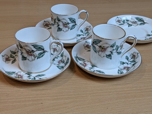 Crown Staffordshire. Christmas Roses F16218 Coffee/Espresso Cups x3, saucers x6 - Picture 2 of 6
