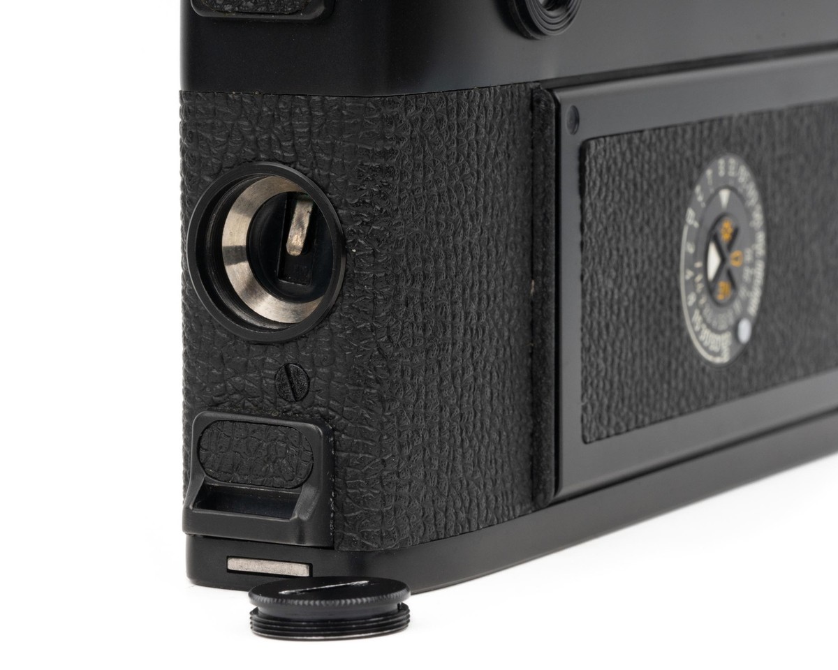 Mint- Leica M5 2 Lug 35mm Rangefinder Camera Body Black w/Leather