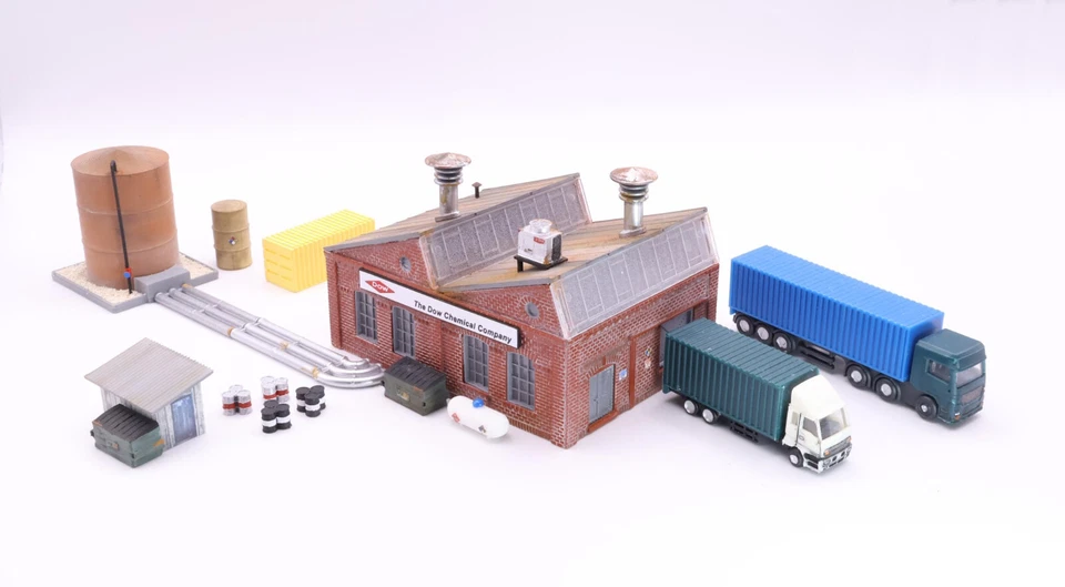 N Scale Industrial Building Chemical Factory Lighted Weathered + Lots of Extras! - Image 2 of 4