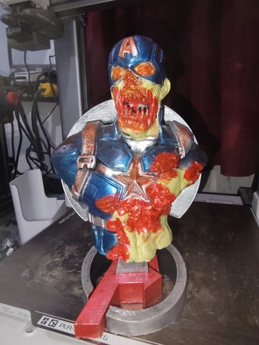 Bust Statue Of Zombie Captain America Marvel - Picture 2 of 9