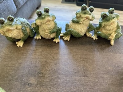 Resin Frog Figurines Lot of 4 Green Resin Frogs Decorative Figurine Set