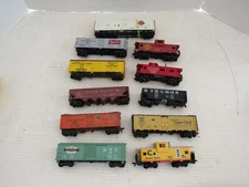 TRAIN RAILROAD HO SCALE FREIGHT CAR LOT BOXCAR ROLLING STOCK PARTS JUNKYARD &