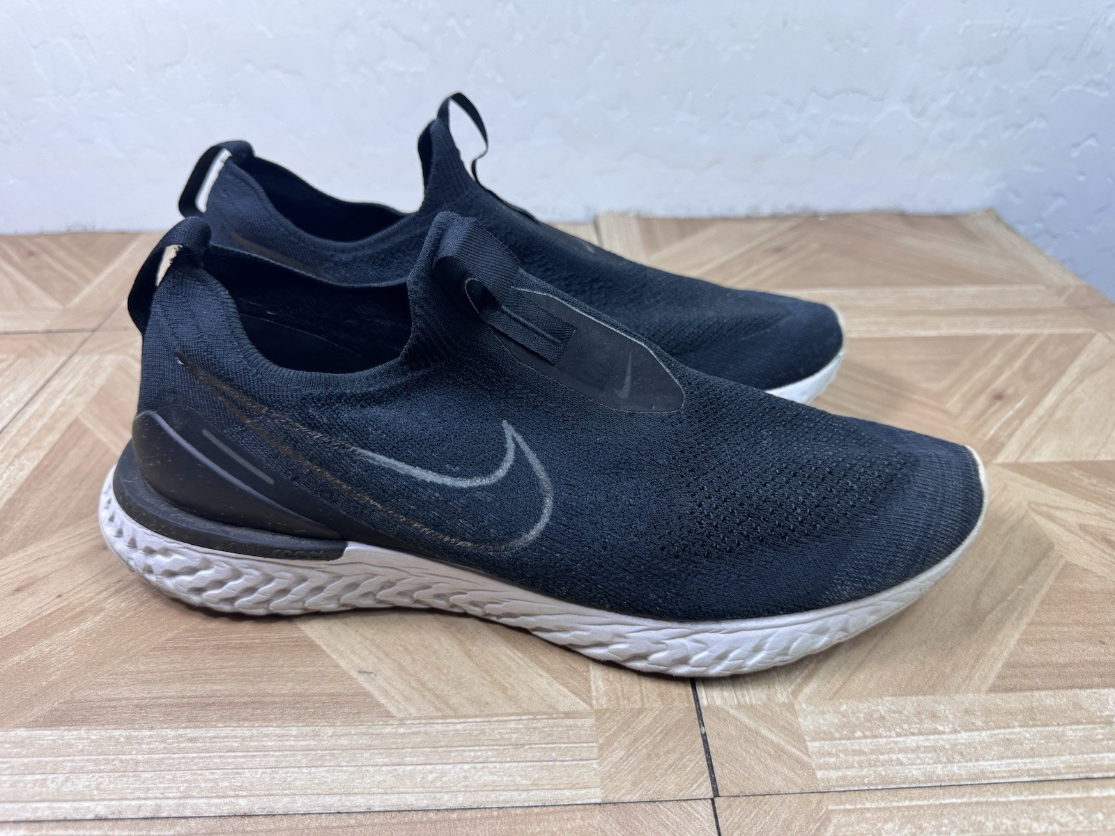 Nike Epic React Phantom Flyknit Running Shoes Men… - image 3
