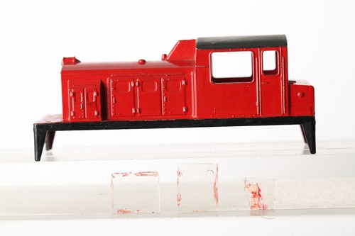 Lima H0 Repuesto para Locomotora Diesel Rojo Sin Denominación Carcasa Plástico (337114 | Zustand: Gebraucht