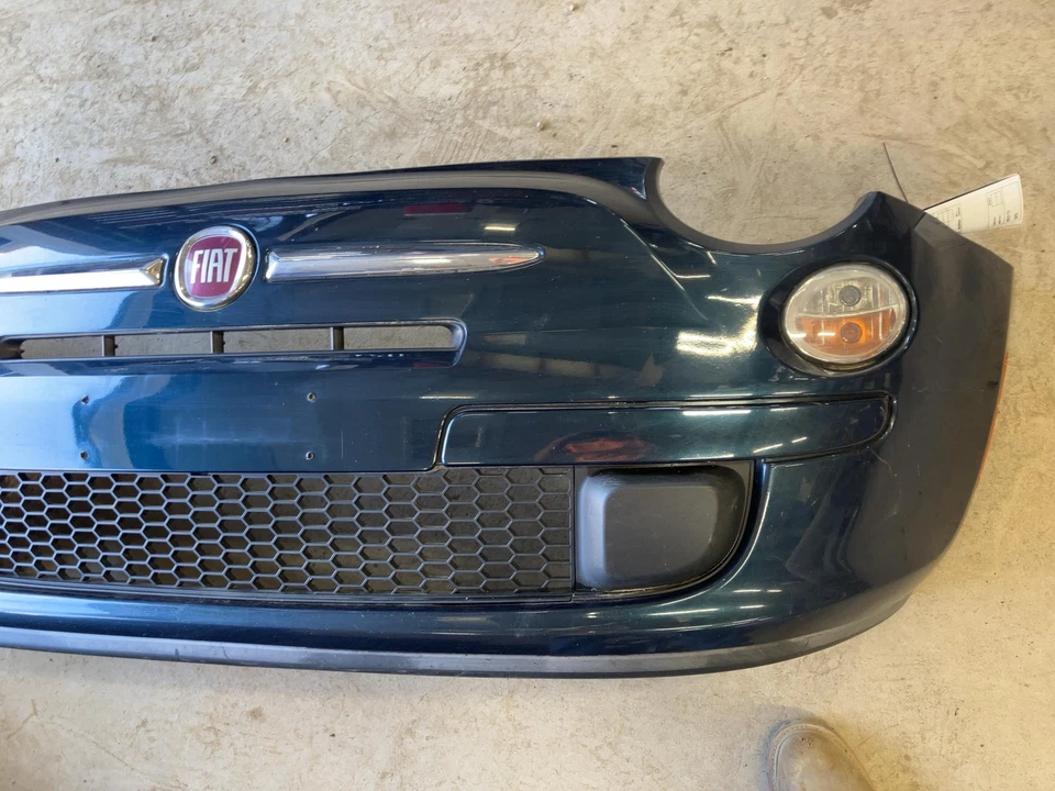 13 FIAT 500 Front Bumper Scratches Blue — 第 2/4 张图片