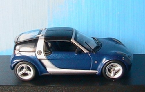 Smart Roadster Coupe 2003 Silver Blue Metal MINICHAMPS 1/43 Black Roof Blau - Picture 2 of 3