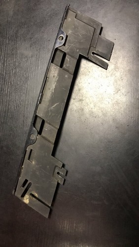 BMW E38 Kühlergrill Halterung Montageplatte vorne rechts 8157938 schwarz